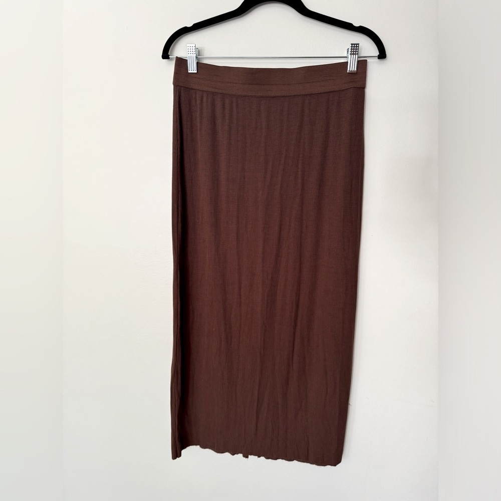 Sweet Romeo Brown Ribbed Midi Skirt